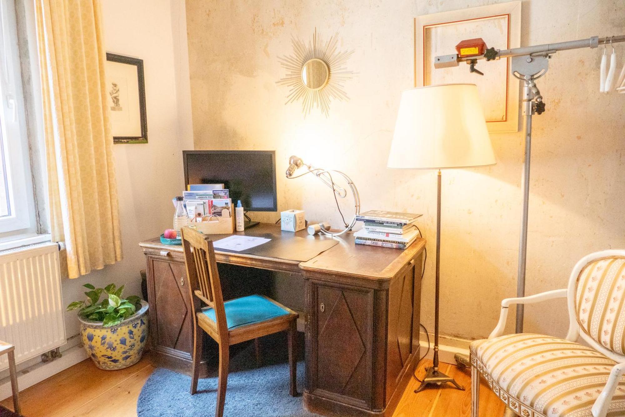 Zimmer In Kuenstlerwohnung Estugarda Exterior foto