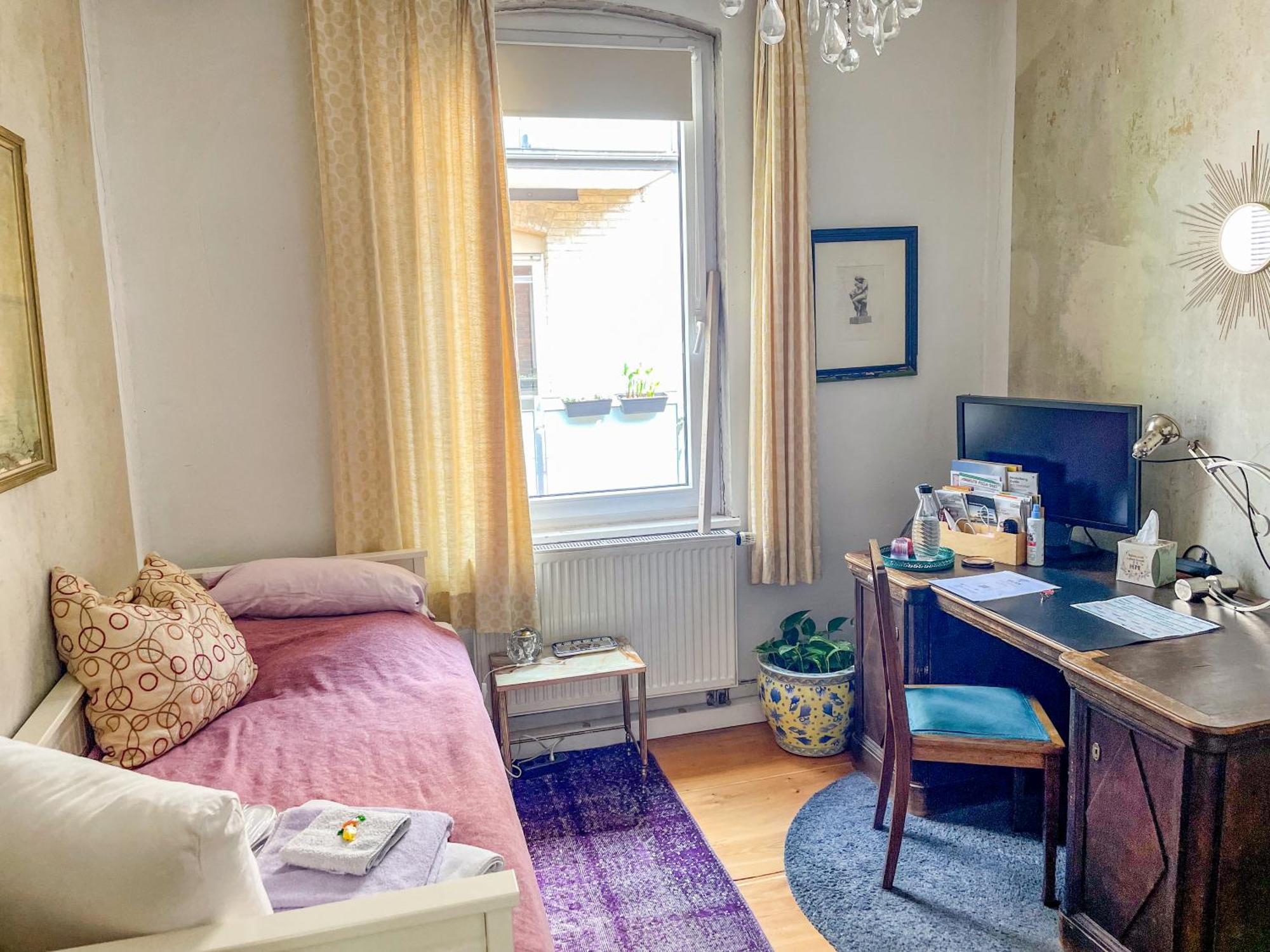 Zimmer In Kuenstlerwohnung Estugarda Exterior foto